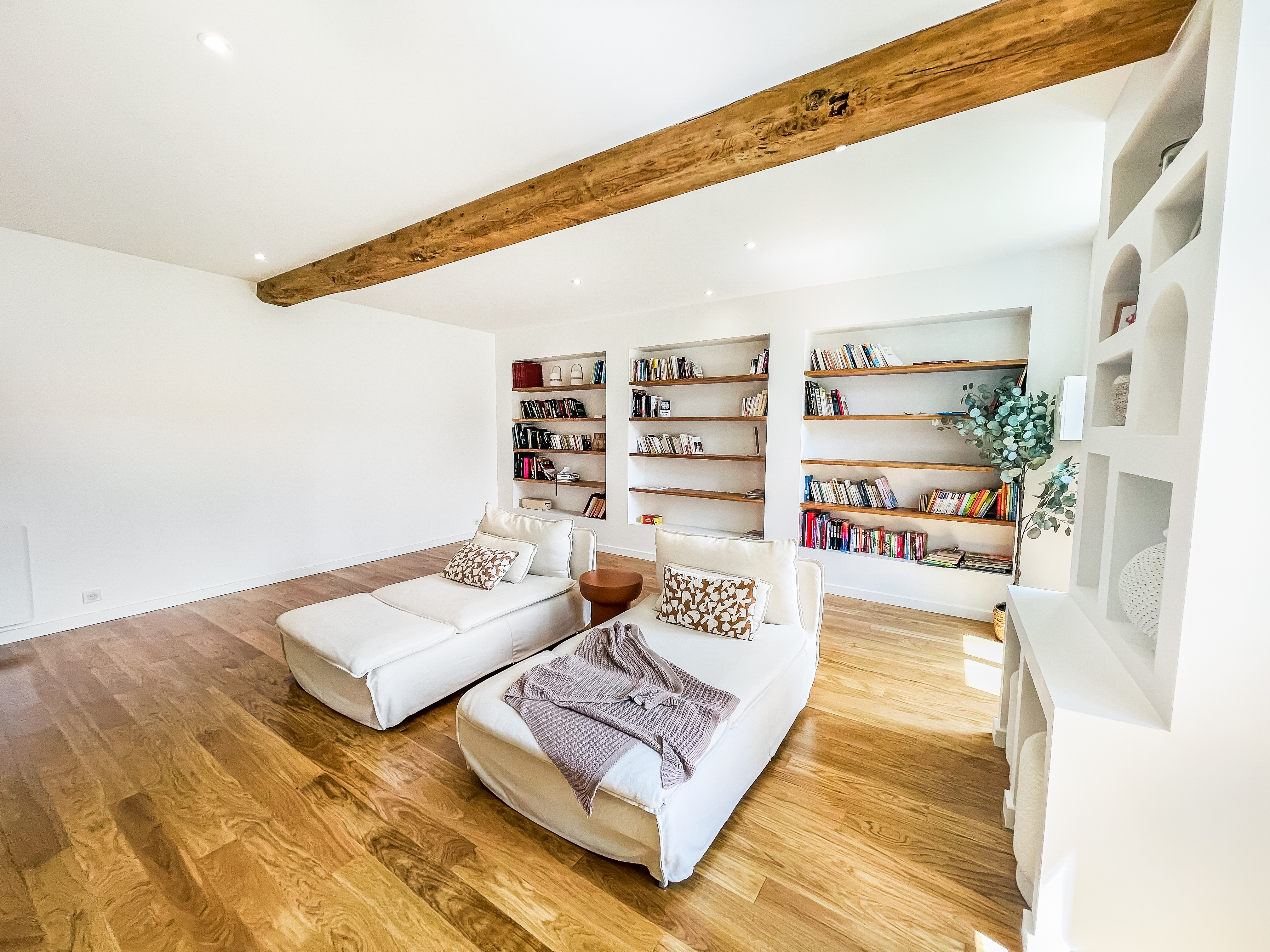 Reading corner with built-in bookshelves
